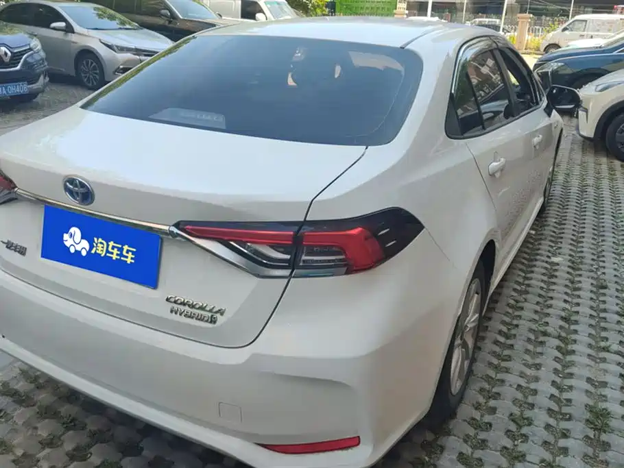 Toyota Corolla 2023 1.8L Smart Hybrid Dual Engine Elite Edition фото 3