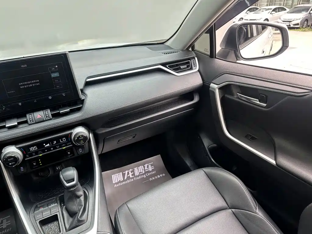 Фото 7 - Toyota Wildlander