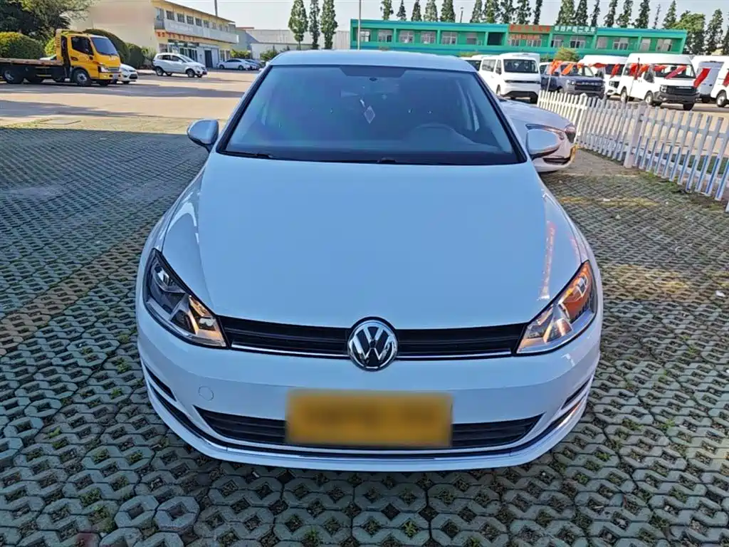 Volkswagen Golf 2016 1.6L Automatic Fashion фото 3