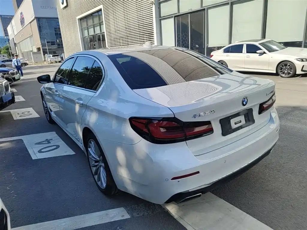BMW 5-SERIES
