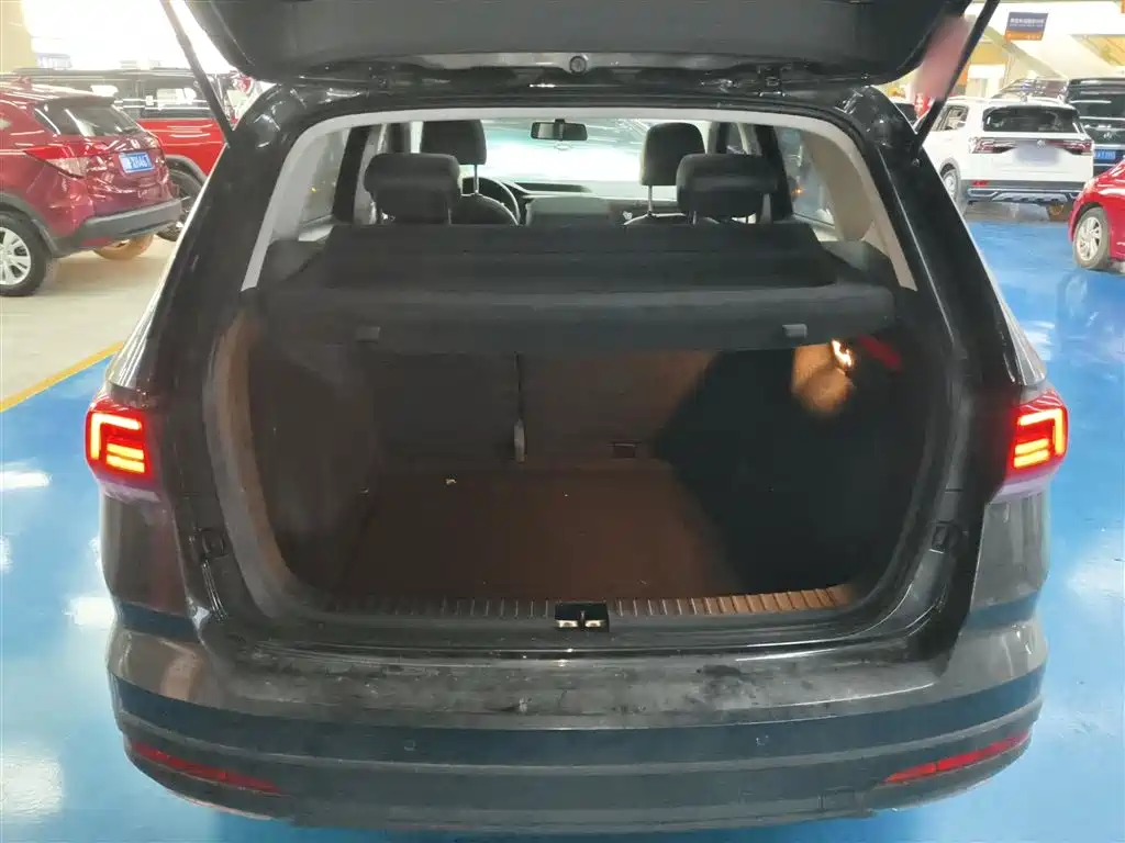 Volkswagen Tharu 2022 280TSI FWD Luxury Edition фото 15