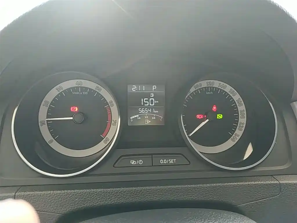 Škoda Skoda Rapid Spaceback 2019 Facelift 1.5L Automatic Comfort Version China V фото 12