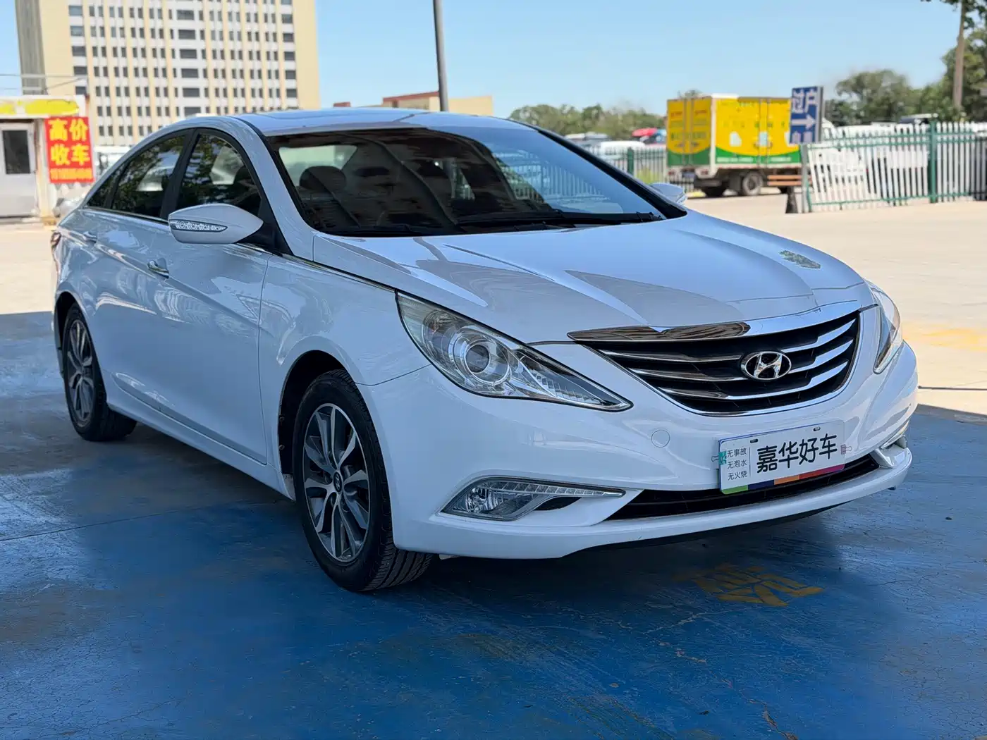 Hyundai Sonata 2013 2.0L Automatic Luxury Edition фото 3