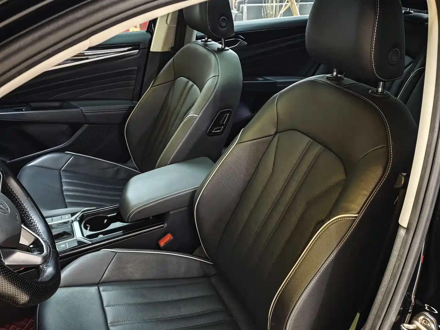 Volkswagen Passat 2023 330TSI Starlight Elite Edition фото 11
