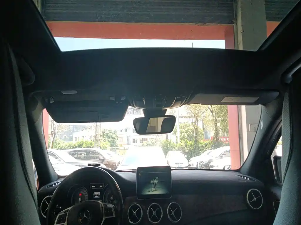 Mercedes-Benz GLA 2016 GLA 260 4MATIC Sport фото 18