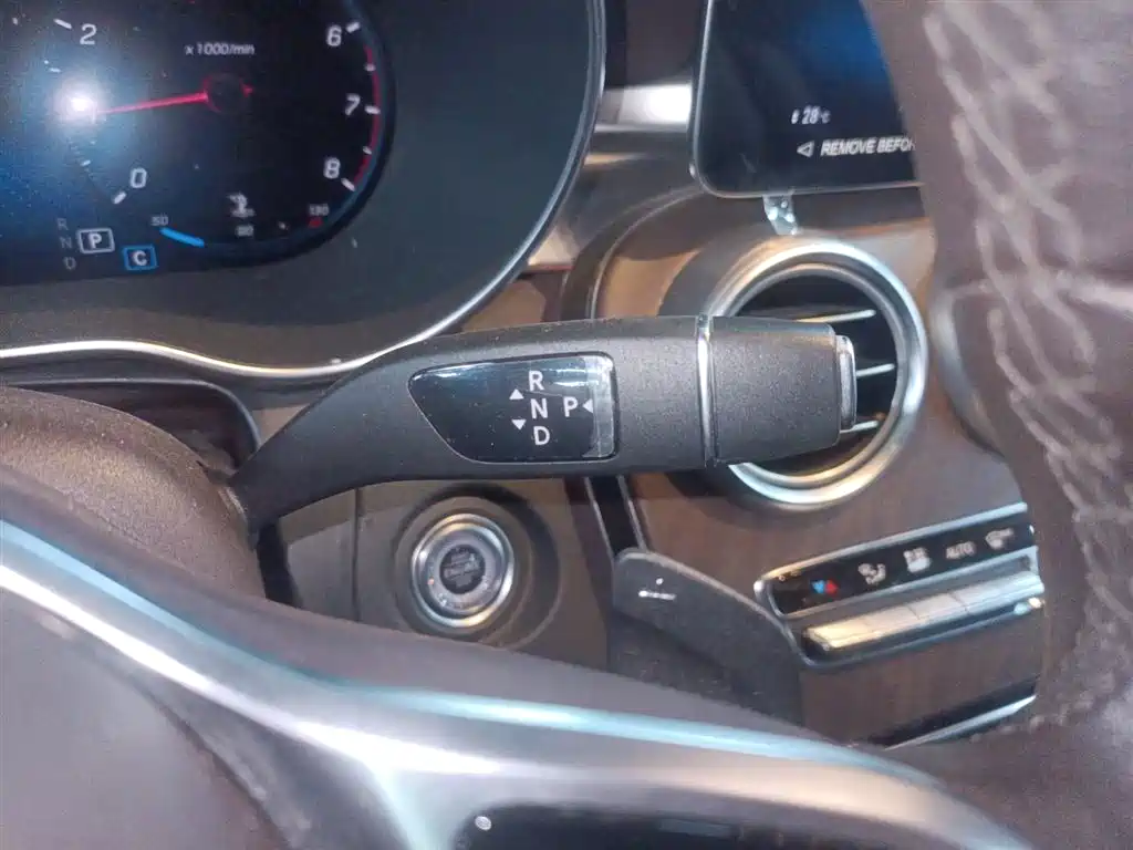 Mercedes-Benz GLC 2022 Facelift GLC 260 L 4MATIC Luxury Model фото 10
