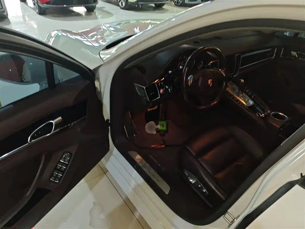 Porsche Panamera 2014 Panamera 4 3.0T фото 12