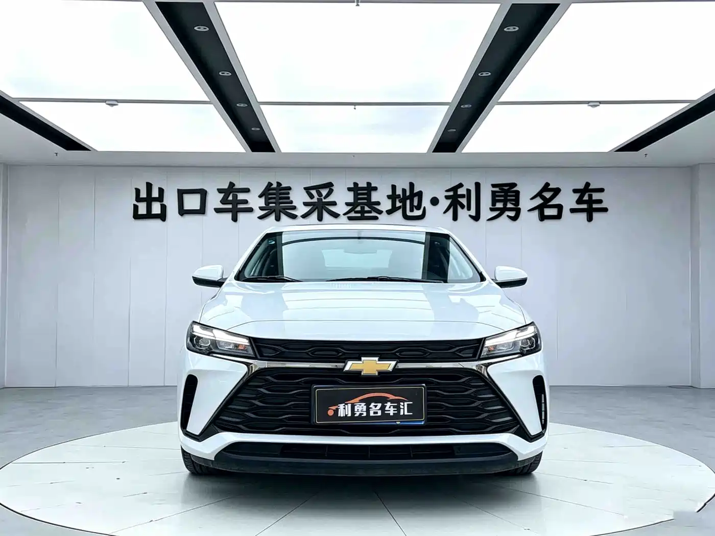 Chevrolet Monza 2023 1.5L Dual-Clutch Enjoyment Edition фото 2