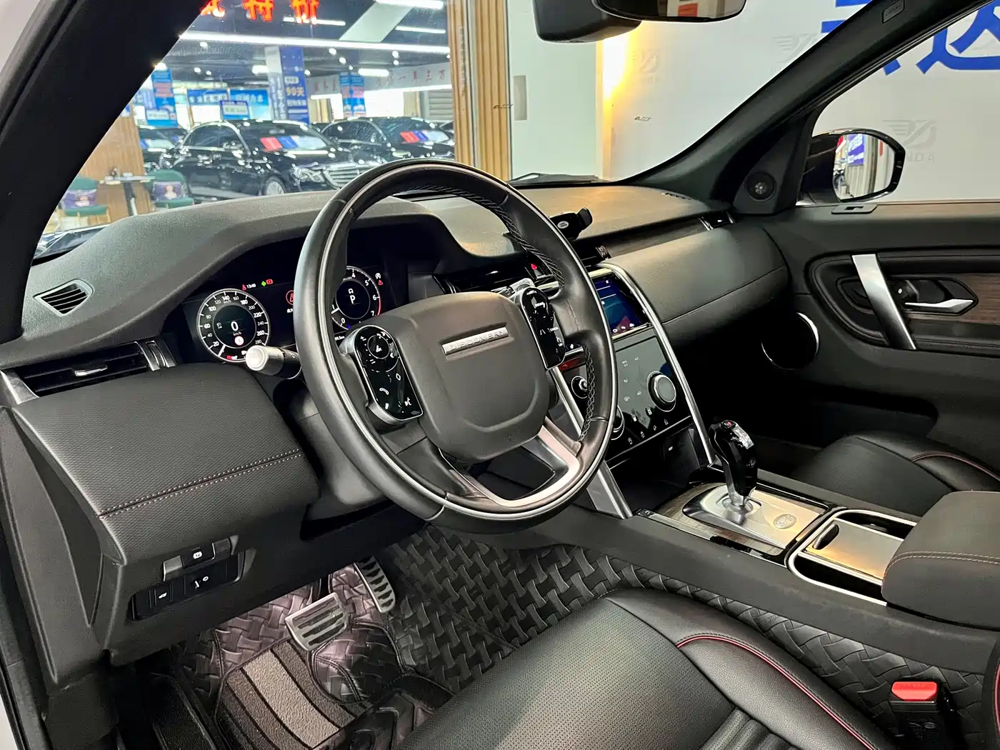 Land Rover Discovery Sport 2020 249PS R-Dynamic Performance фото 10