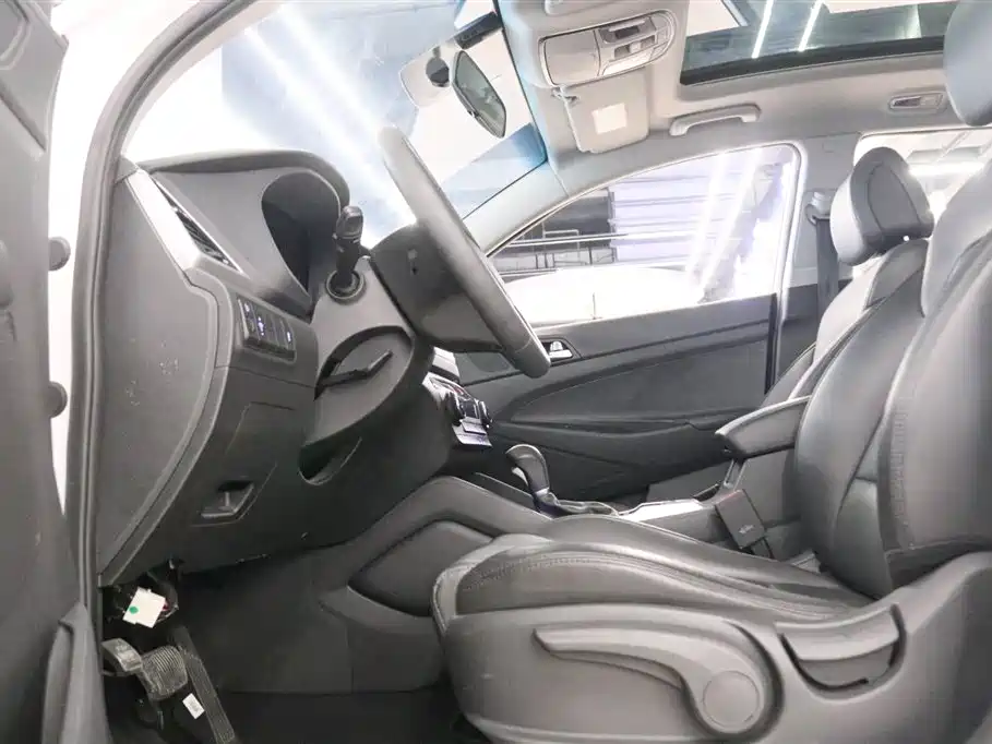 Hyundai Tucson 2015 1.6T Dual Clutch 2WD Smart фото 14