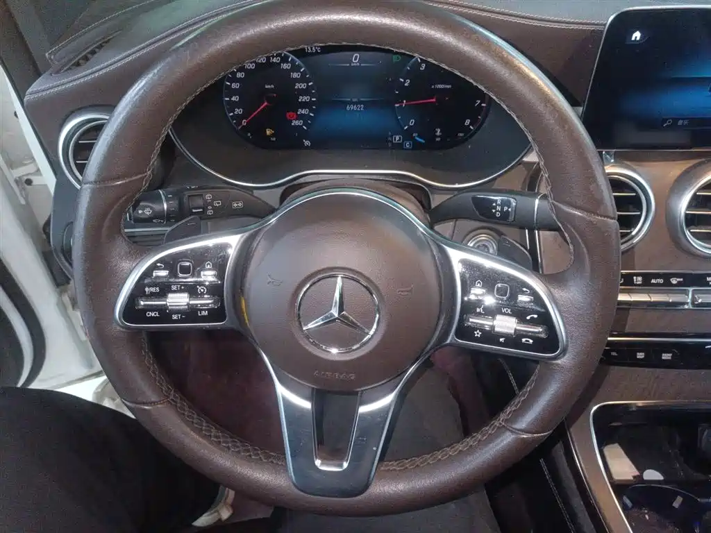 Mercedes-Benz GLC 2022 Facelift GLC 260 L 4MATIC Luxury Model фото 7