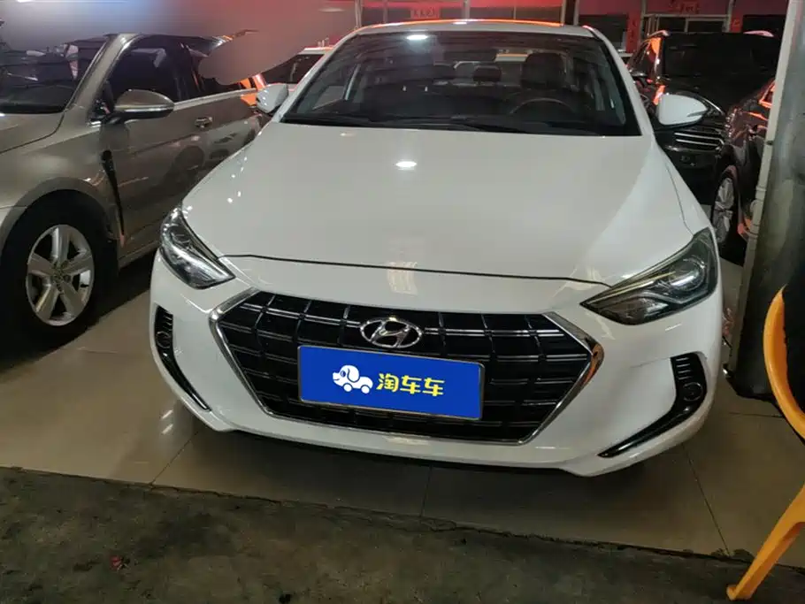 Hyundai Elantra 2019 1.5L CVT Smart Elite фото 2