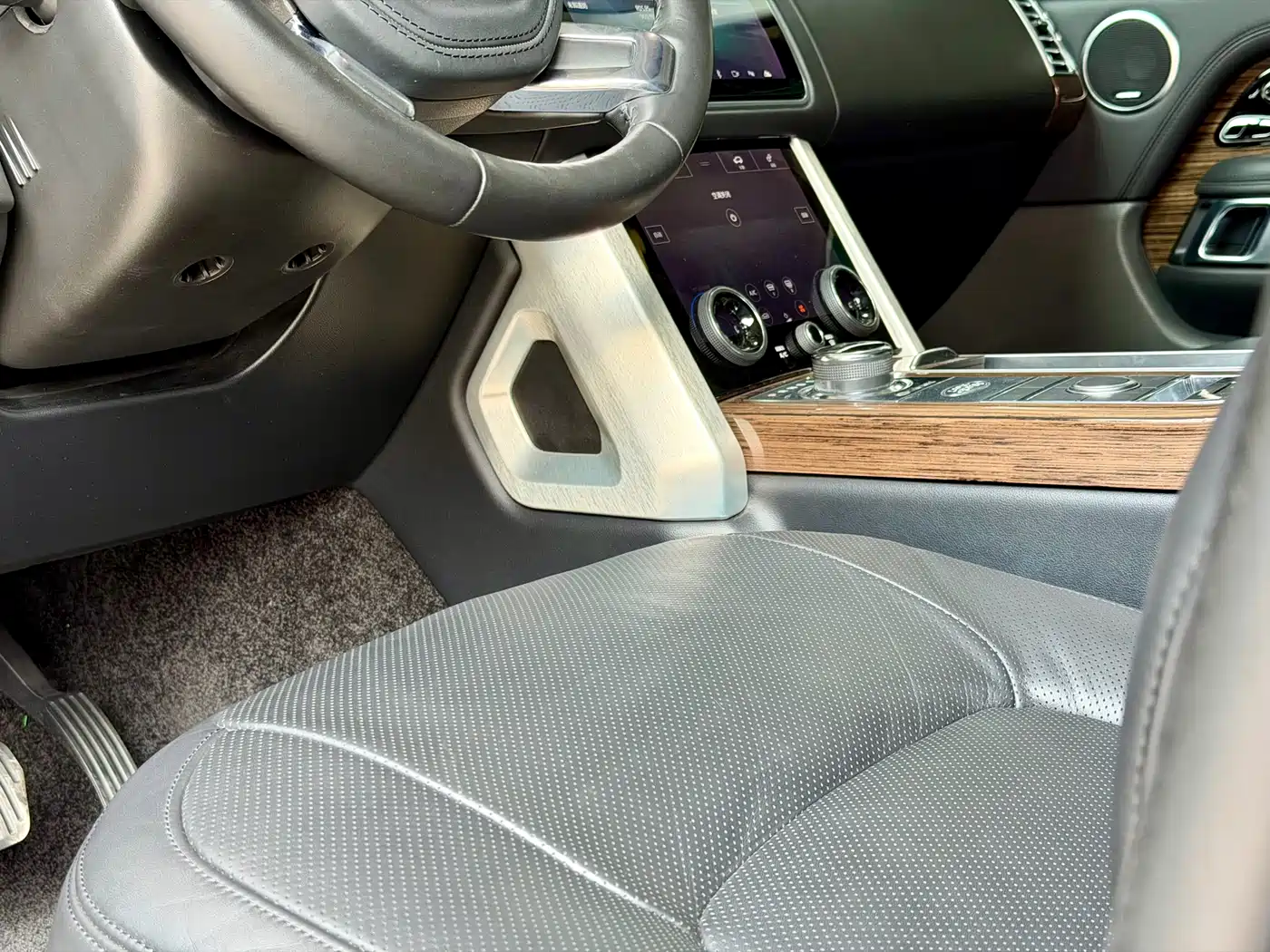 Land Rover Range Rover 2019 3.0 SC V6 Heritage Extended Edition фото 7