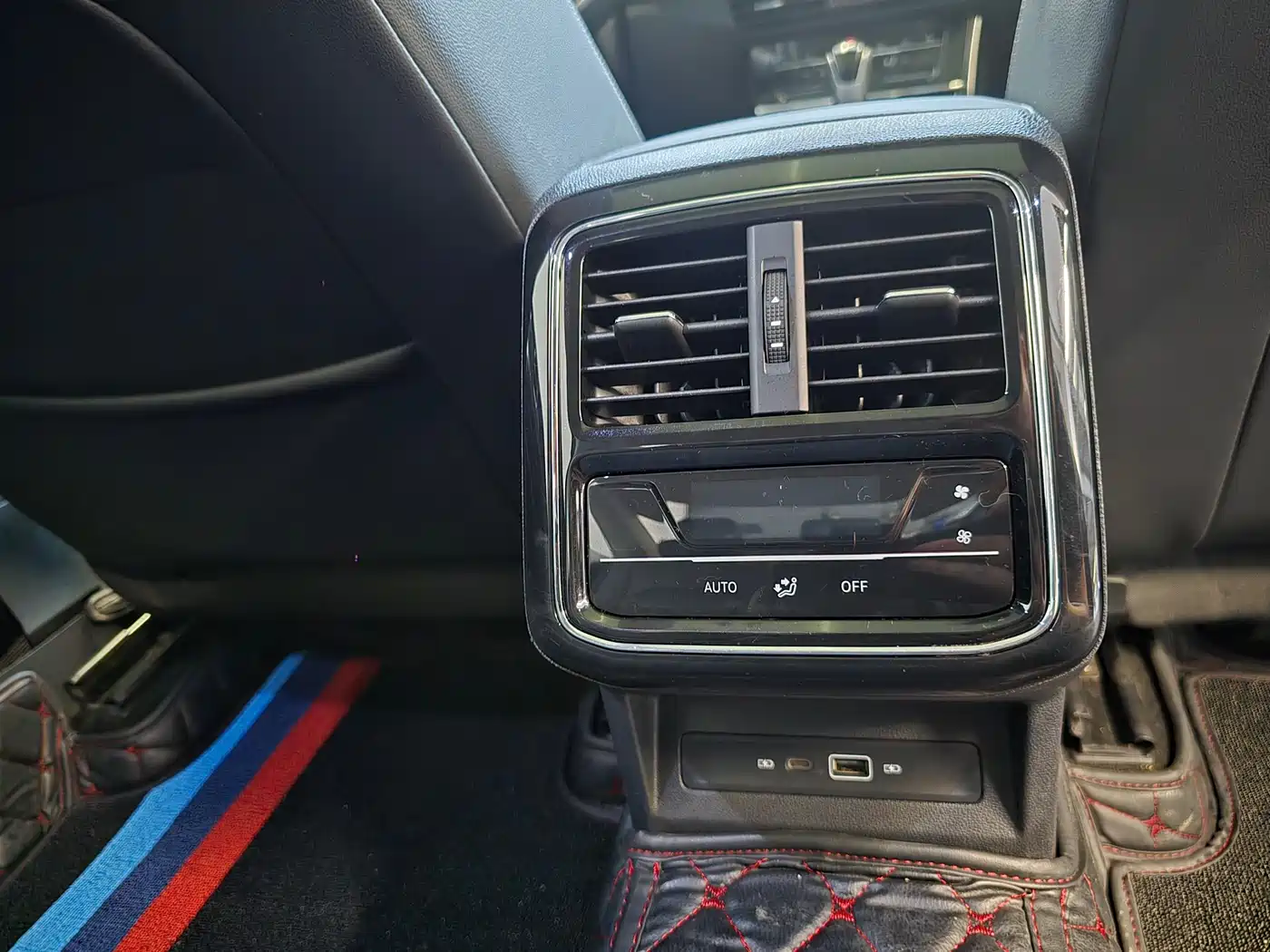 Volkswagen Passat 2022 330TSI Starlight Elite Edition фото 12