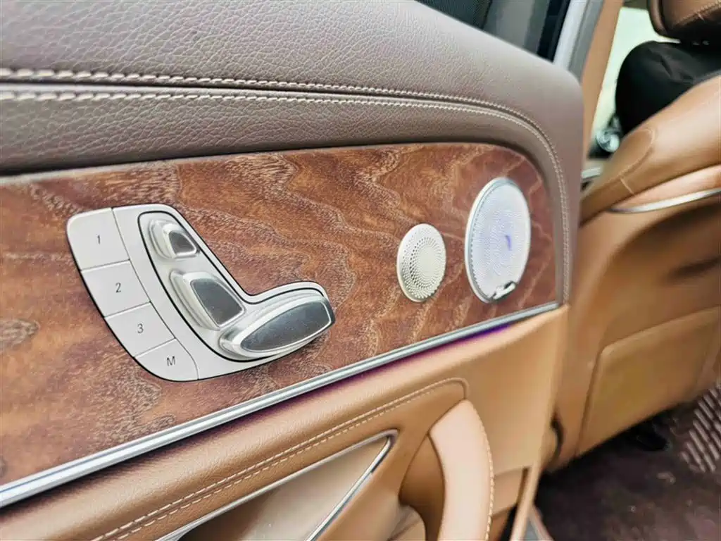 Mercedes-Benz E-Class 2023 E 300 L Luxury фото 22