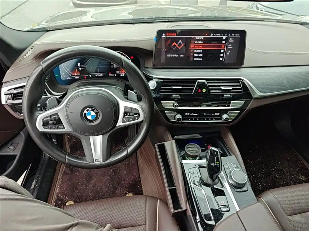 BMW 5 Series 2021 530Li Leading M Sport Package фото 16