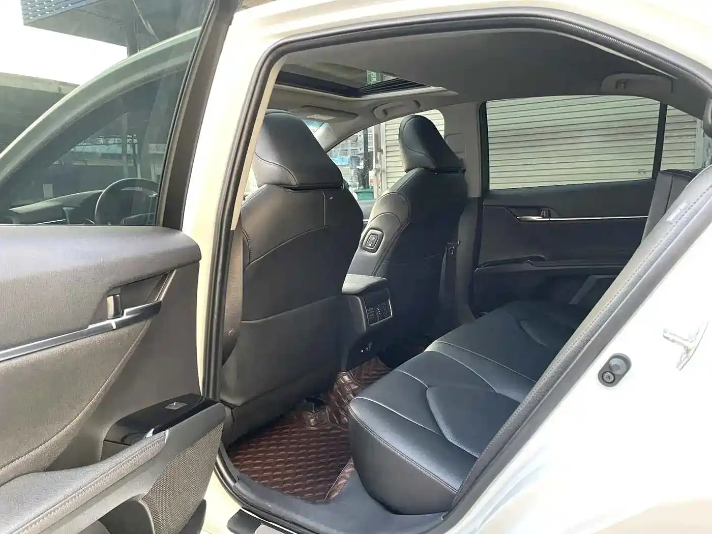 Toyota Camry 2021 2.0G Luxury Edition фото 10