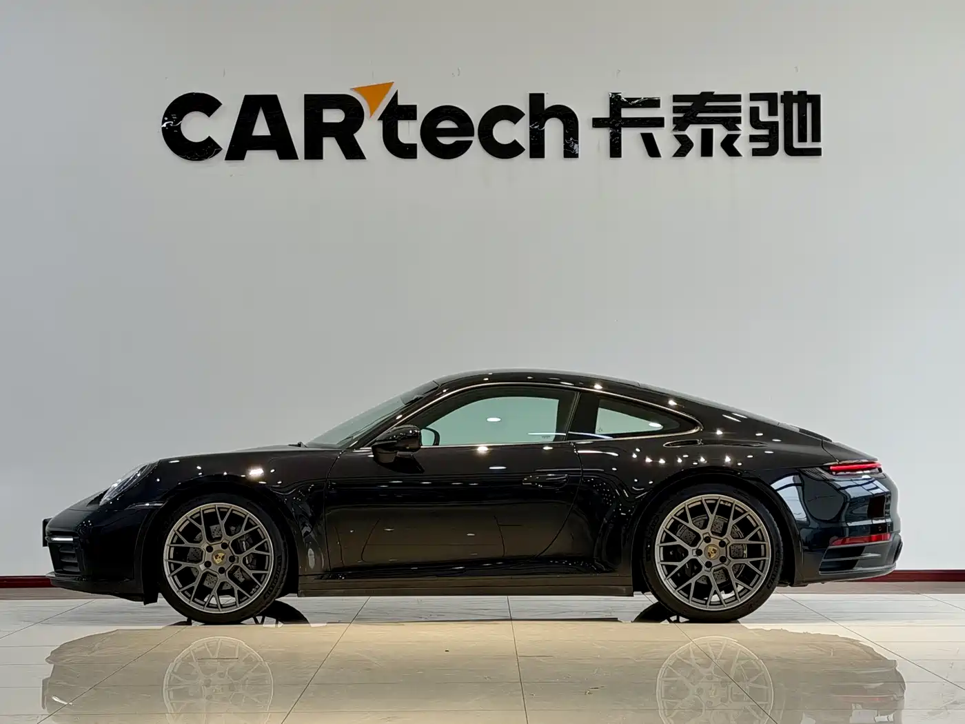 PORSCHE 911
