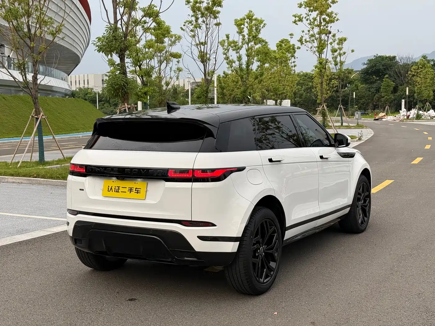 Land Rover Range Rover Evoque 2023 Range Rover Evoque L 249PS Luxury Edition фото 7