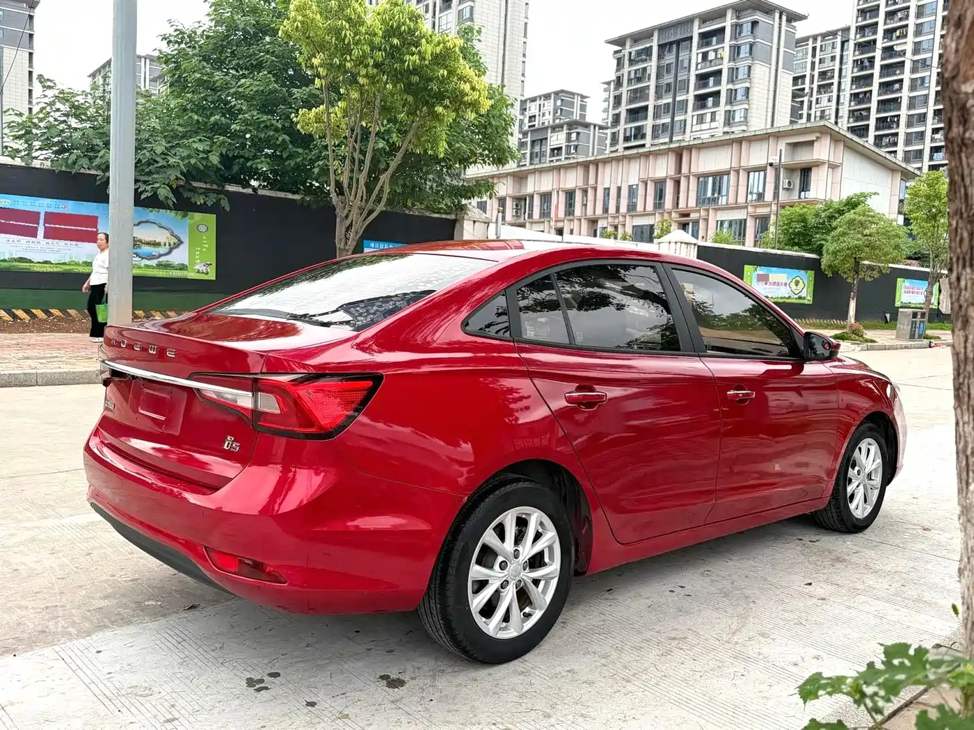 Roewe i5 2019 2019 1.5L Auto 4G-Connected Langyue Edition
