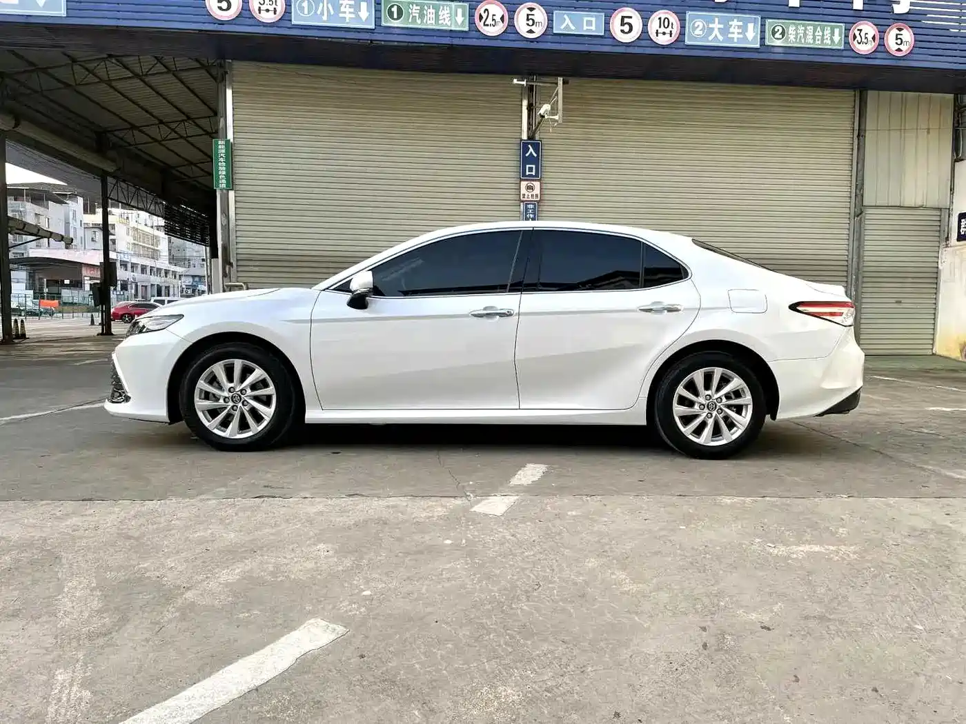 Toyota Camry 2021 2.0G Luxury Edition фото 4