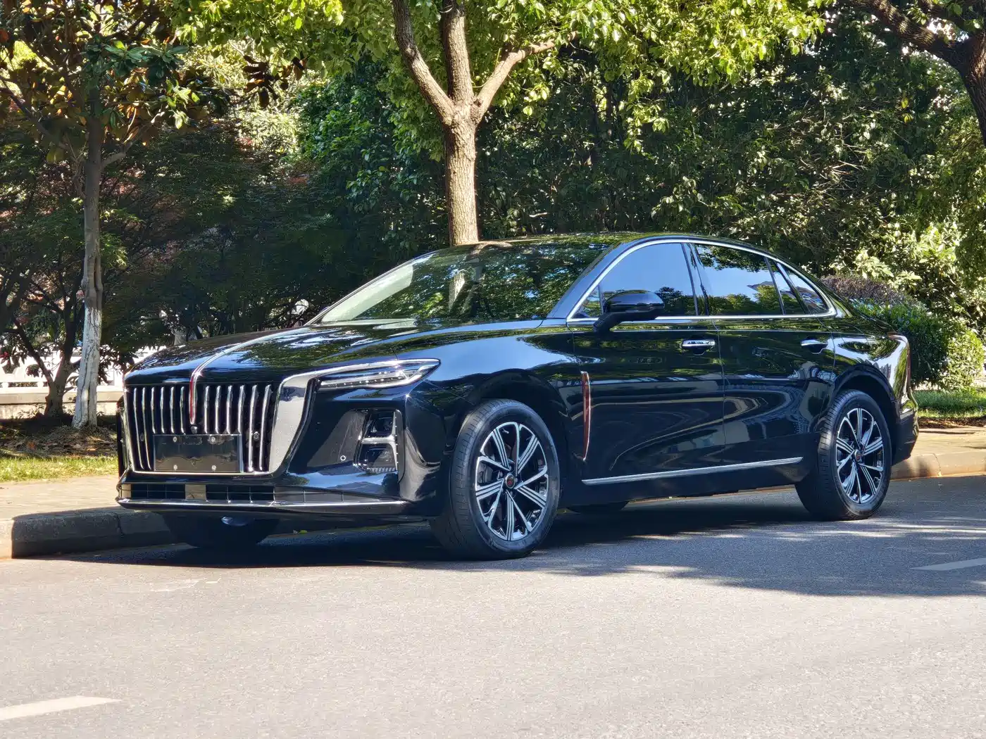 Hongqi H5 PHEV 2025 170 Super Hybrid Edition