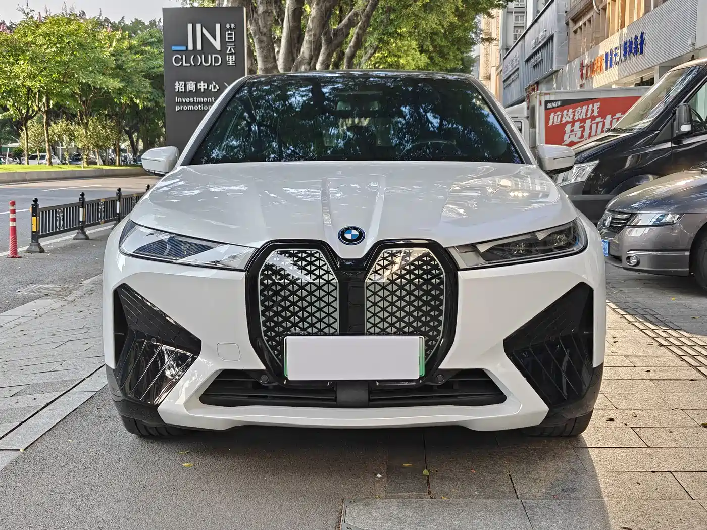 BMW iX 2022 xDrive40 фото 3