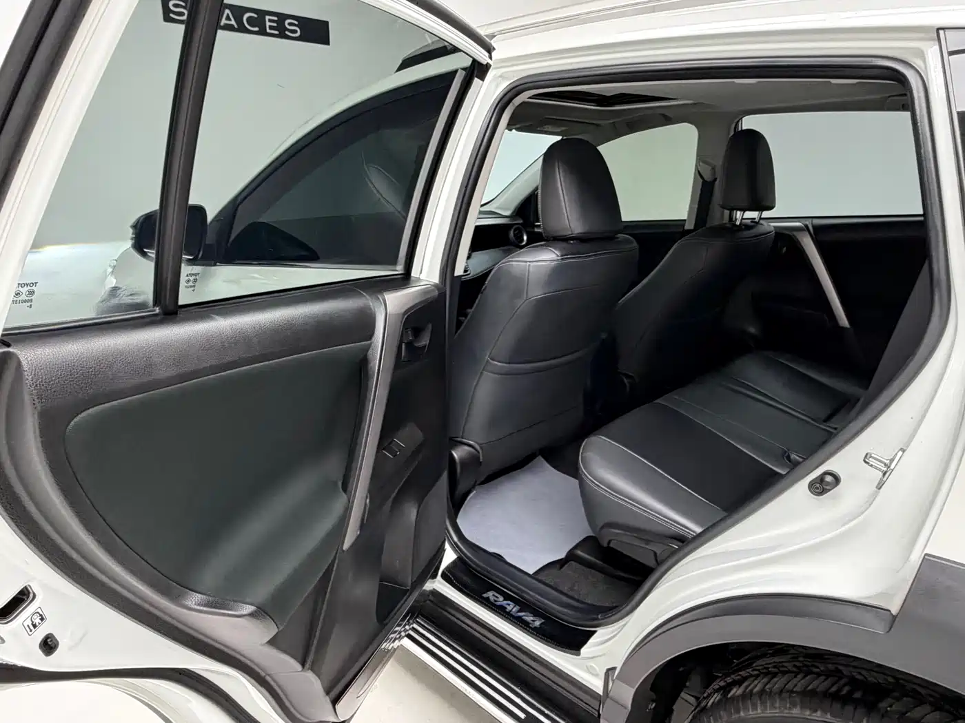 Toyota RAV4 Rongfang 2019 2.0L CVT 2WD Style X Limited Edition China VI фото 14