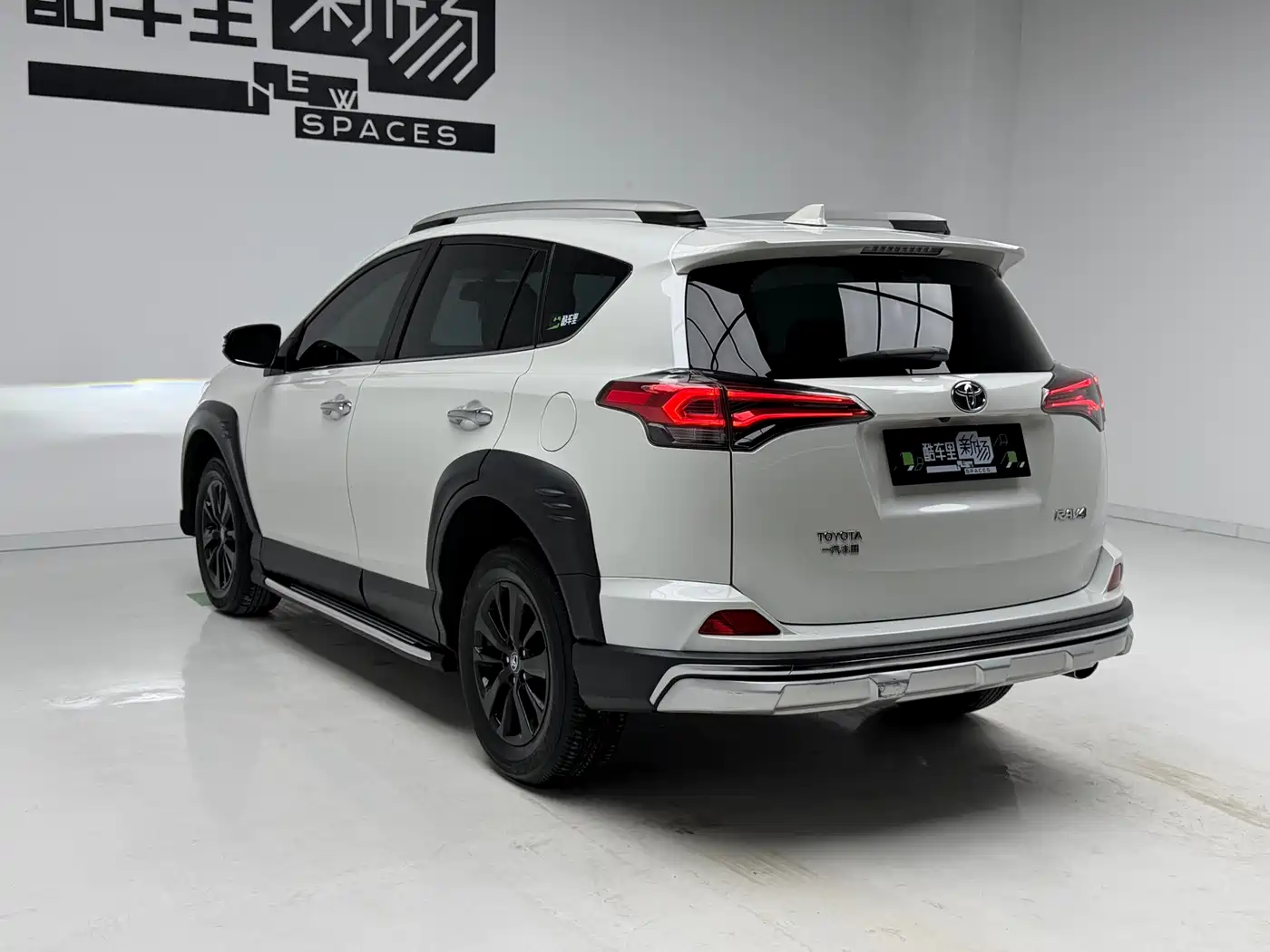 Toyota RAV4 Rongfang 2019 2.0L CVT 2WD Style X Limited Edition China VI фото 6