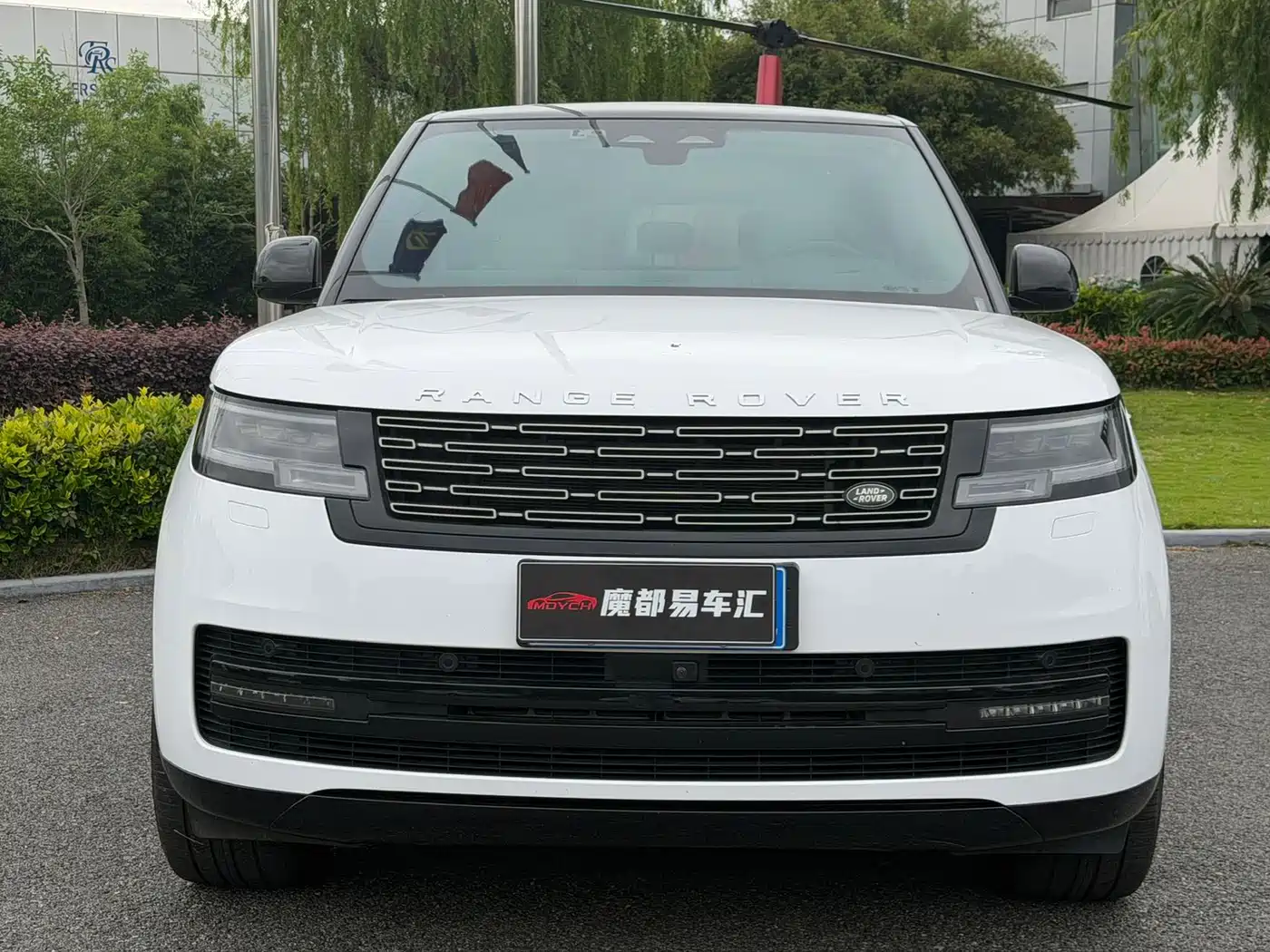 Land Rover Range Rover 2023 3.0 L6 400PS Genesis Extended Version фото 2