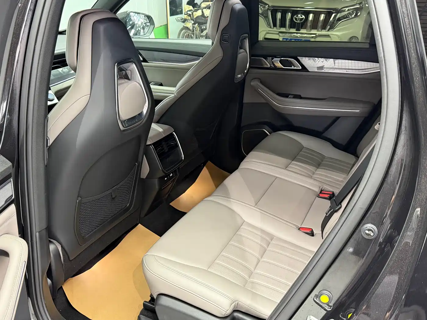 Lynk & Co 09 EM-P 2023 2023 2.0TD EM-P Voyage PM 7-Seater