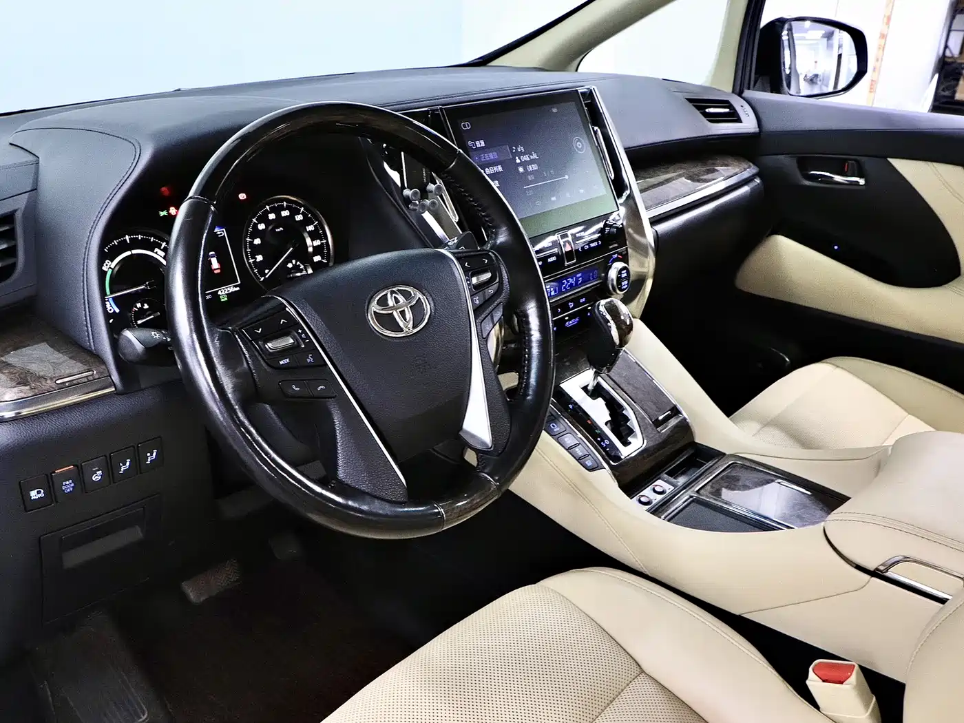 Toyota Vellfire 2020 Twin Engine 2.5L HV Premium Edition фото 10