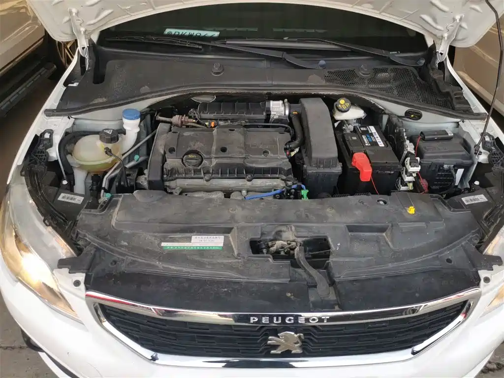 Peugeot 301 2018 1.6L Manual Comfort Edition фото 16