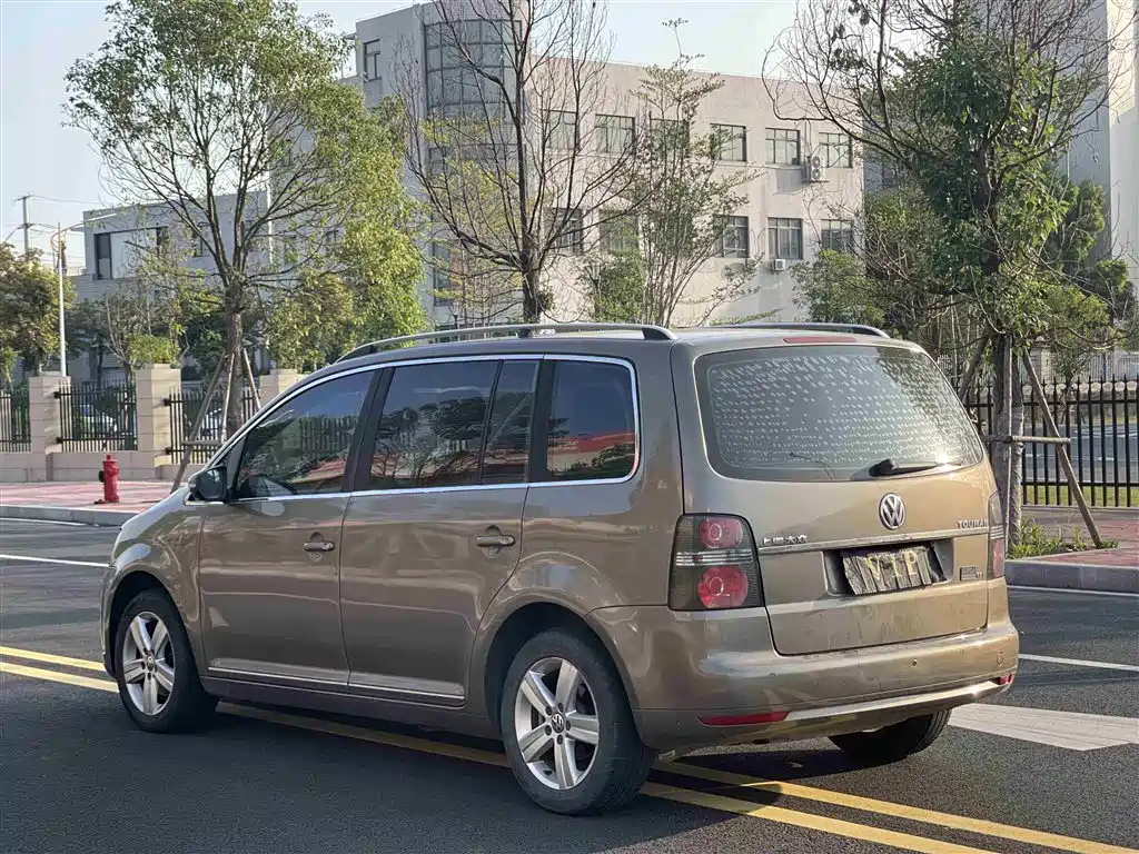Volkswagen Touran 2015 1.4T DSG Comfort Edition 5-seater фото 7