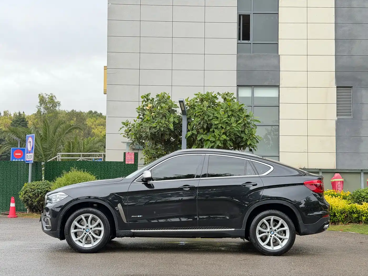 BMW X6 2017 xDrive28i фото 10