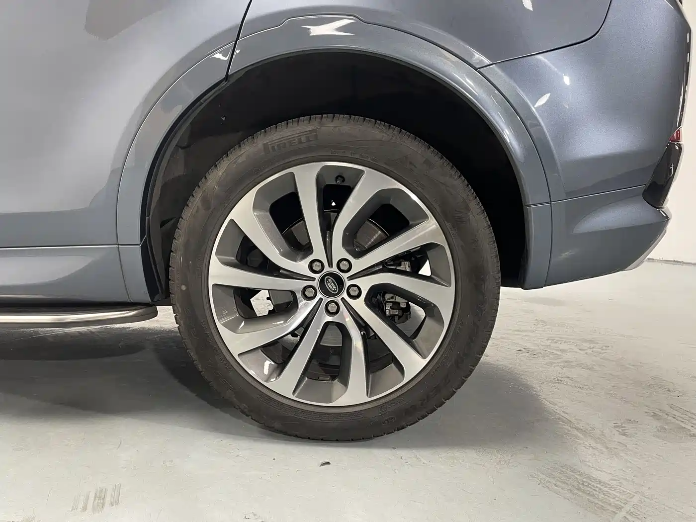 Land Rover Discovery Sport 2022 Model 249PS R-Dynamic S Performance Edition 5-Seater фото 19