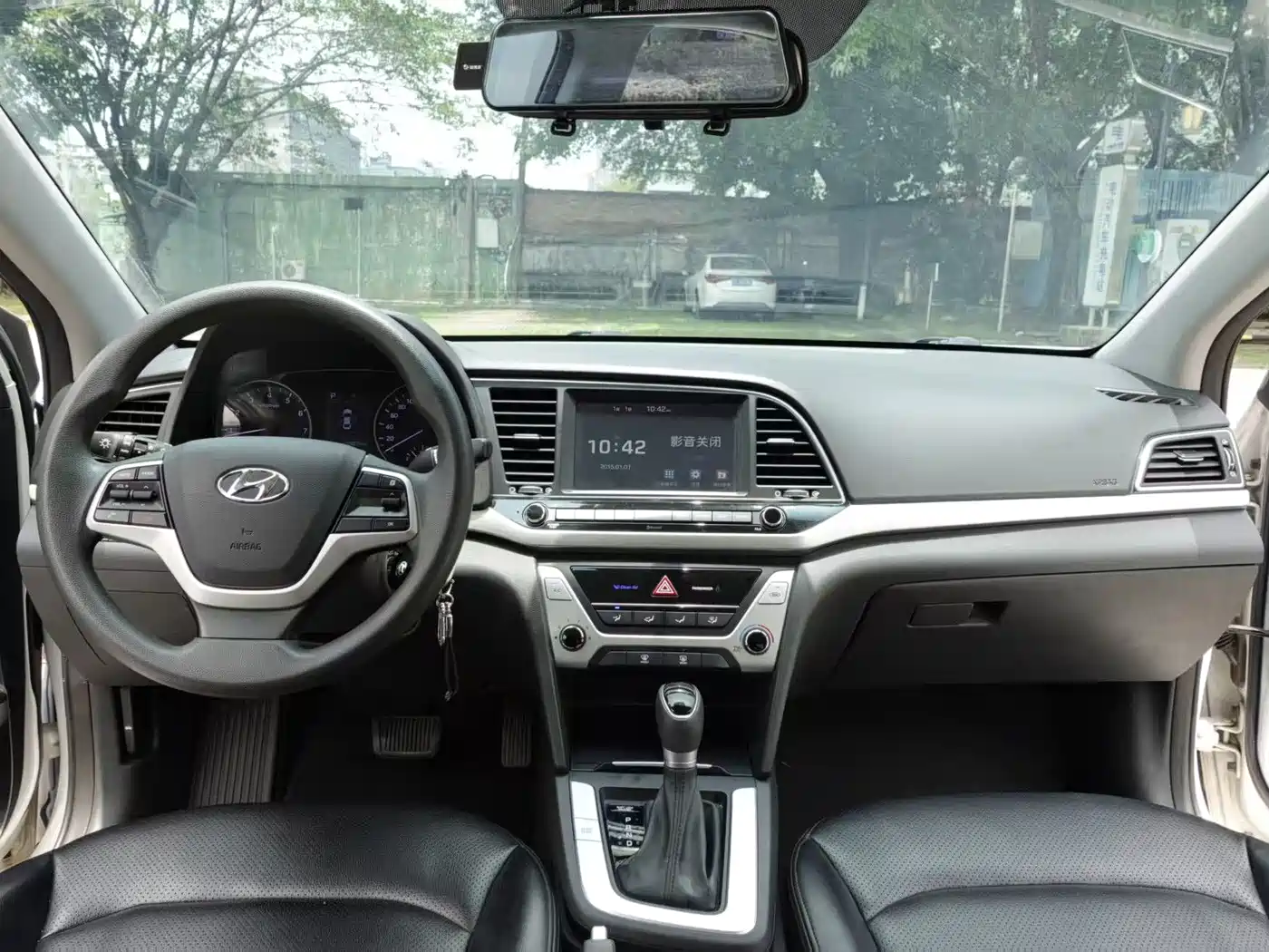 Hyundai Elantra 2016 Model 1.6L Automatic Smart Elite фото 9