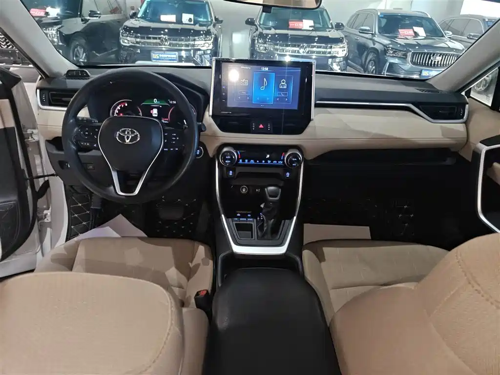 Toyota RAV4 Rongfang 2020 2.0L CVT 2WD Trend Edition фото 10