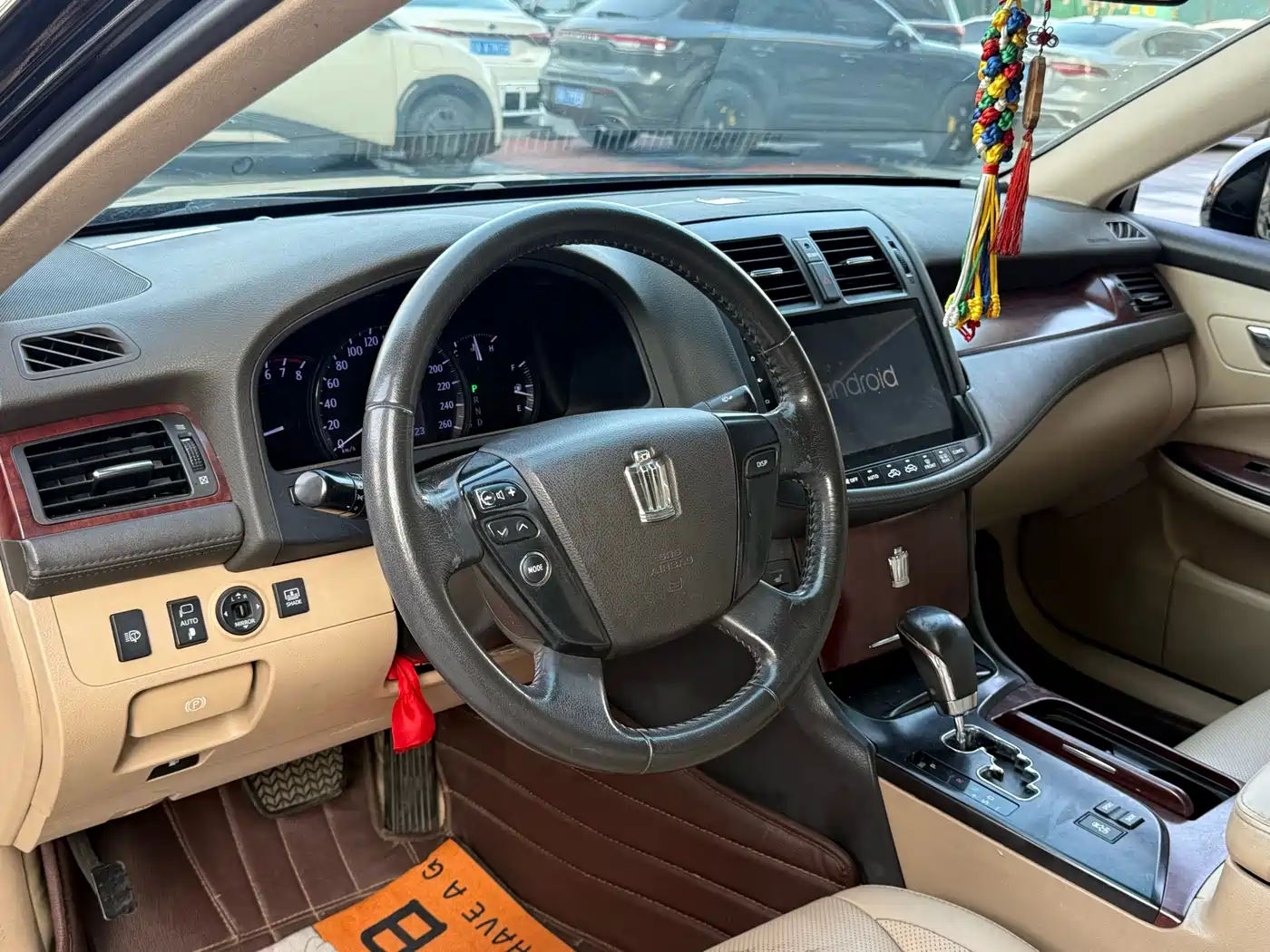 Toyota Crown 2011 2.5L Royal Leather Sunroof Special Edition фото 6