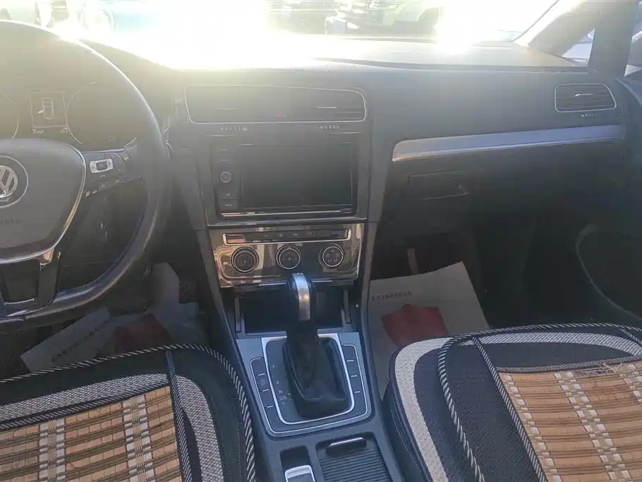 Volkswagen Golf 2019 200TSI DSG Comfort Progressive China VI фото 13