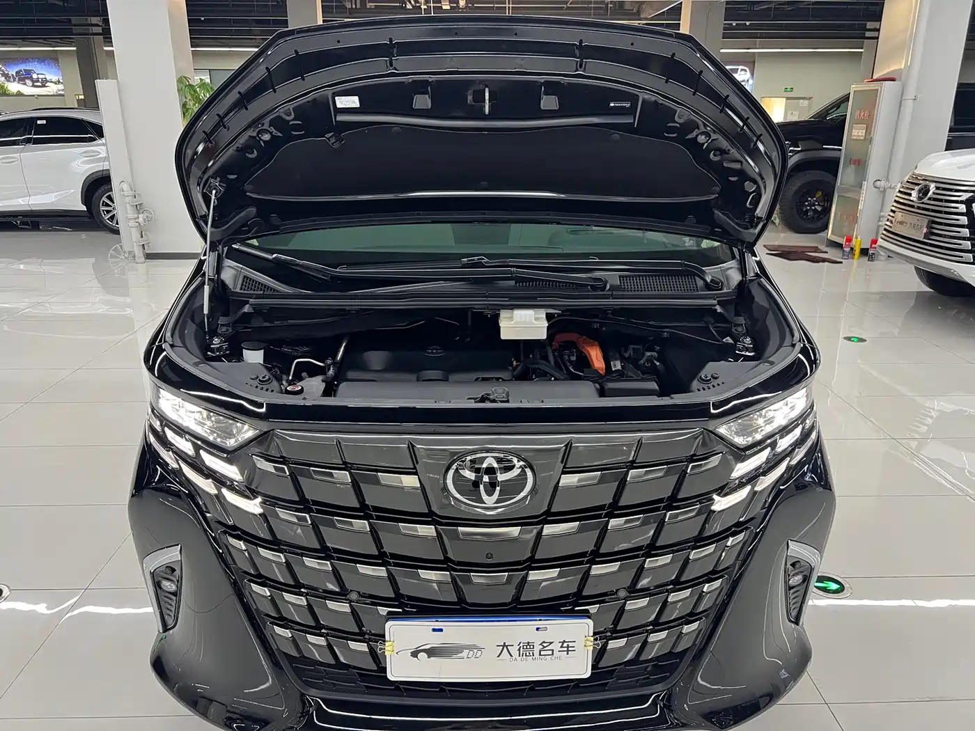 Toyota Alphard 2024 Hybrid 2.5L Ultimate Enjoyment Edition фото 28