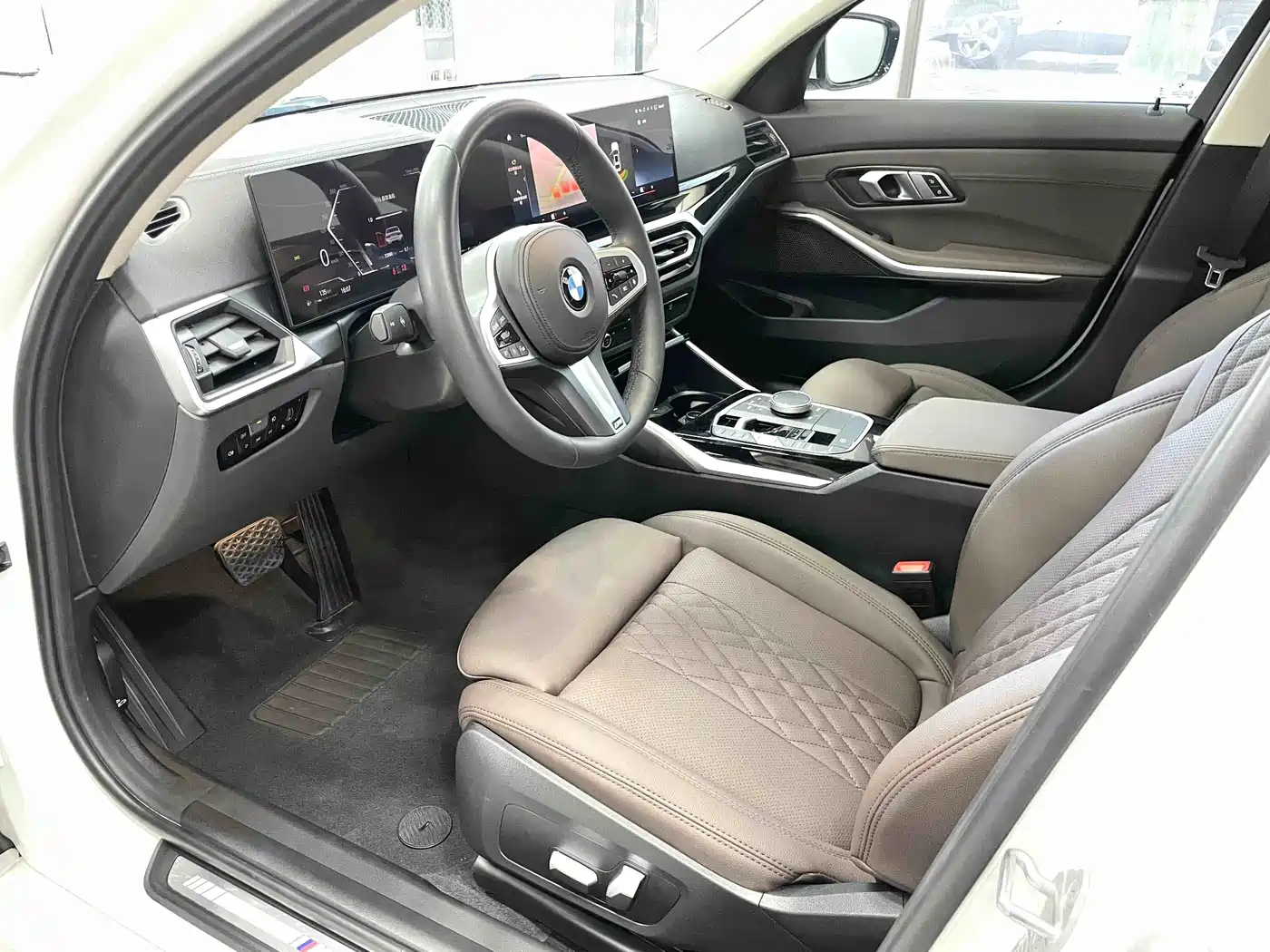 BMW 3 Series 2023 320Li M Sport Package фото 7