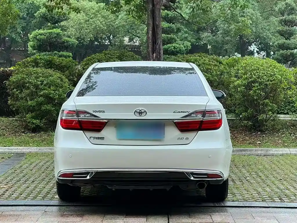 Toyota Camry 2016 2.0G 10th Anniversary Luxury Edition фото 10