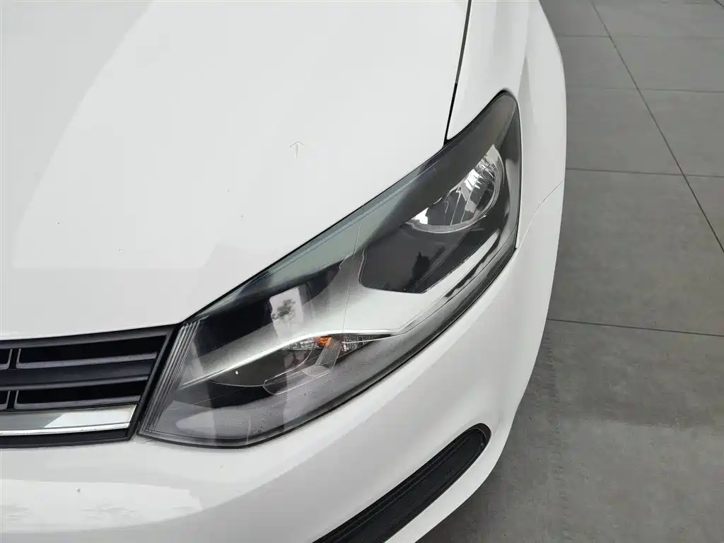 Volkswagen Polo 2016 1.4L Automatic Trend фото 7