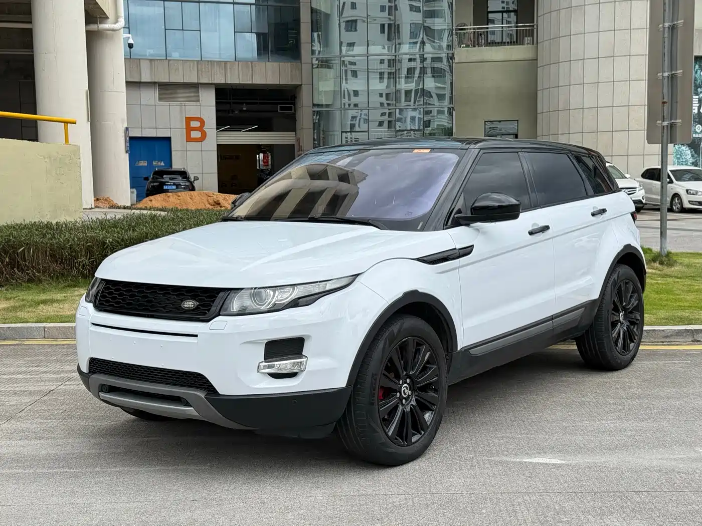 Land Rover Range Rover Evoque 2016 2015 2.0T 5-Door Intelligent Edition