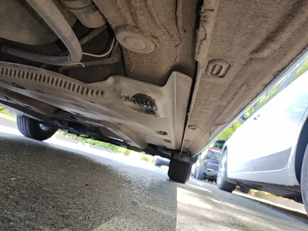 Volkswagen Santana 2013 1.6L Manual Trend Edition фото 17