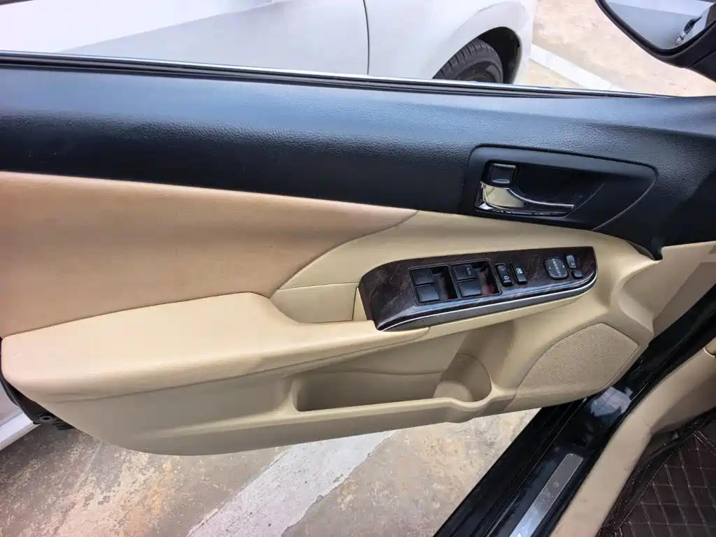 Фото 6 - Toyota Camry
