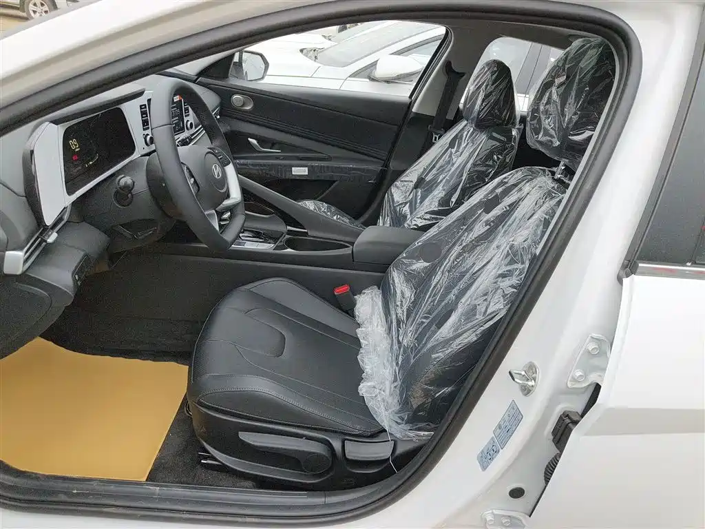 MODERN ELANTRA