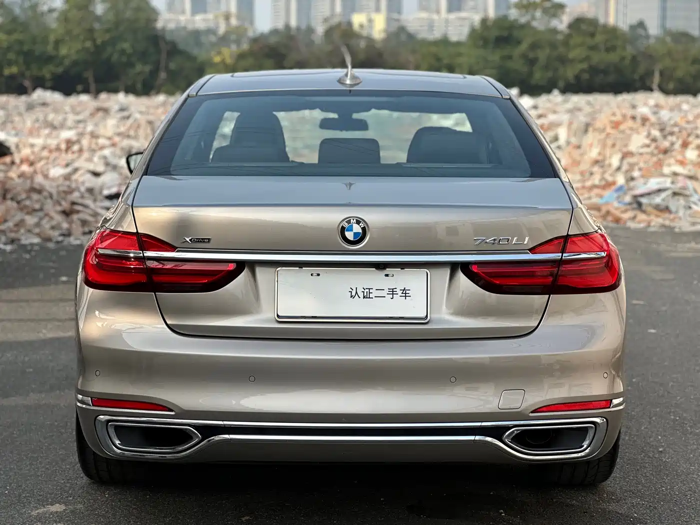 BMW 7 Series 2017 740Li xDrive Luxury Edition фото 24
