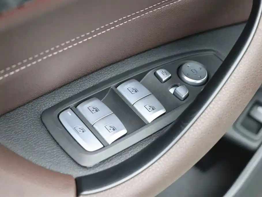 BMW X1 2022 sDrive25Li Leading фото 11